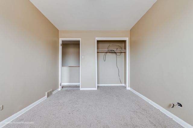 9586 S Colfax Avenue, Chicago, IL 60617