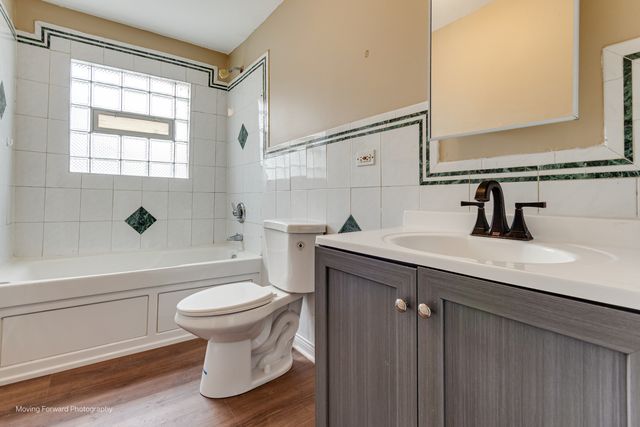9586 S Colfax Avenue, Chicago, IL 60617