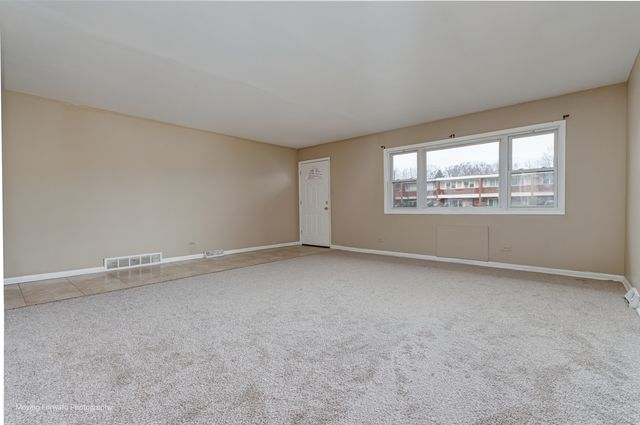 9586 S Colfax Avenue, Chicago, IL 60617
