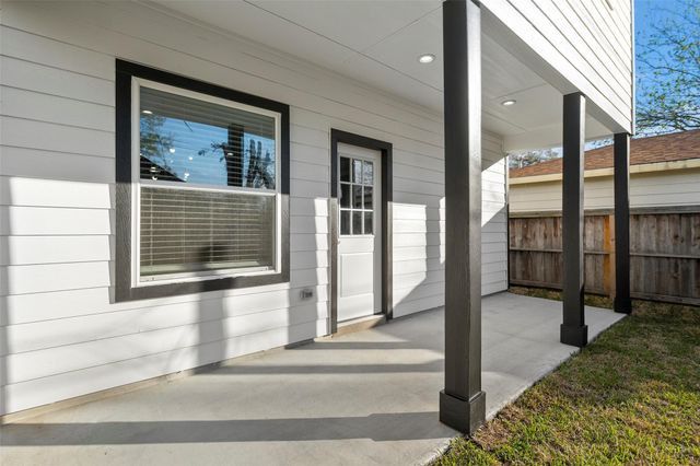 1065 Saint Clair Street, Houston, TX 77088