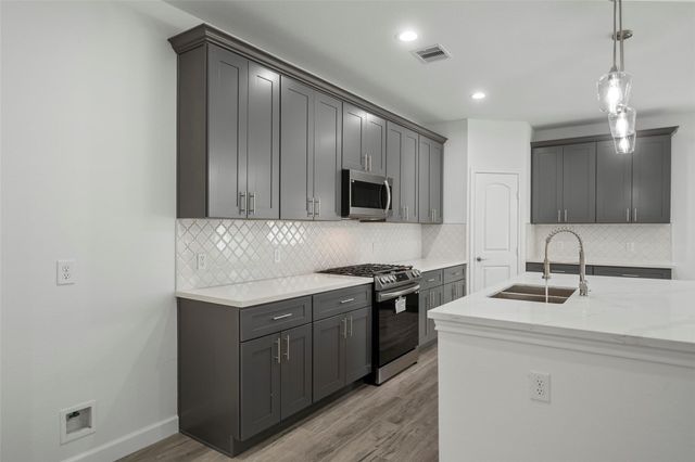 1065 Saint Clair Street, Houston, TX 77088