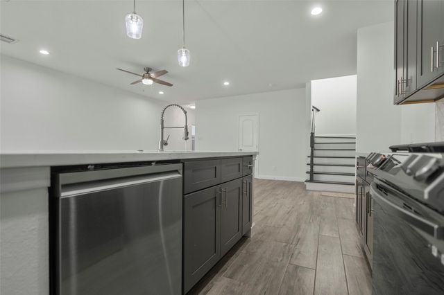 1065 Saint Clair Street, Houston, TX 77088