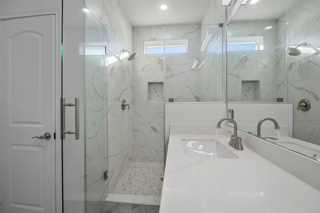 1065 Saint Clair Street, Houston, TX 77088
