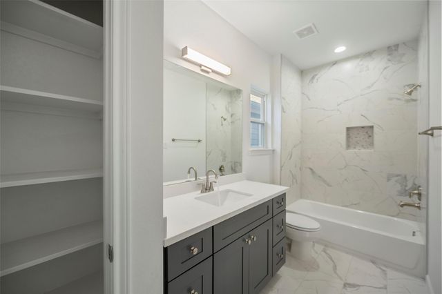 1065 Saint Clair Street, Houston, TX 77088