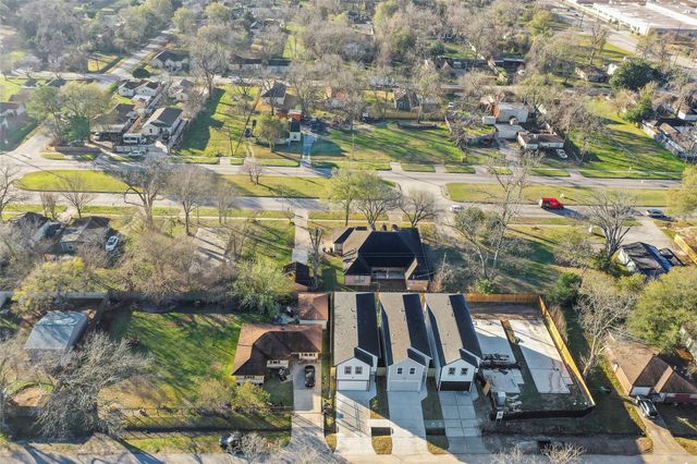 1065 Saint Clair Street, Houston, TX 77088