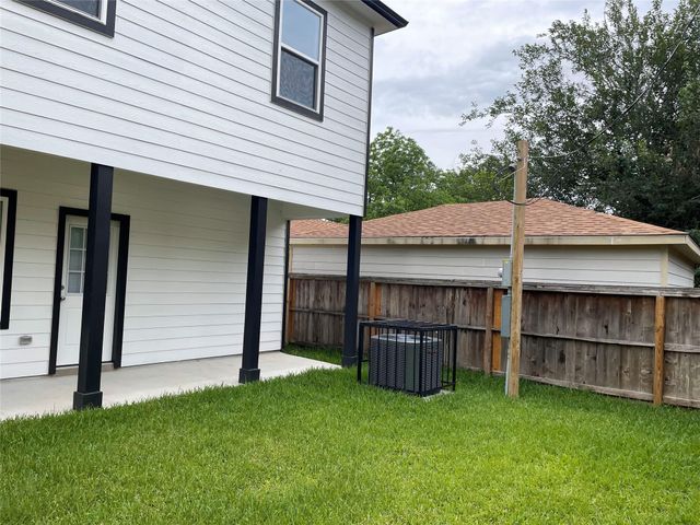 1065 Saint Clair Street, Houston, TX 77088