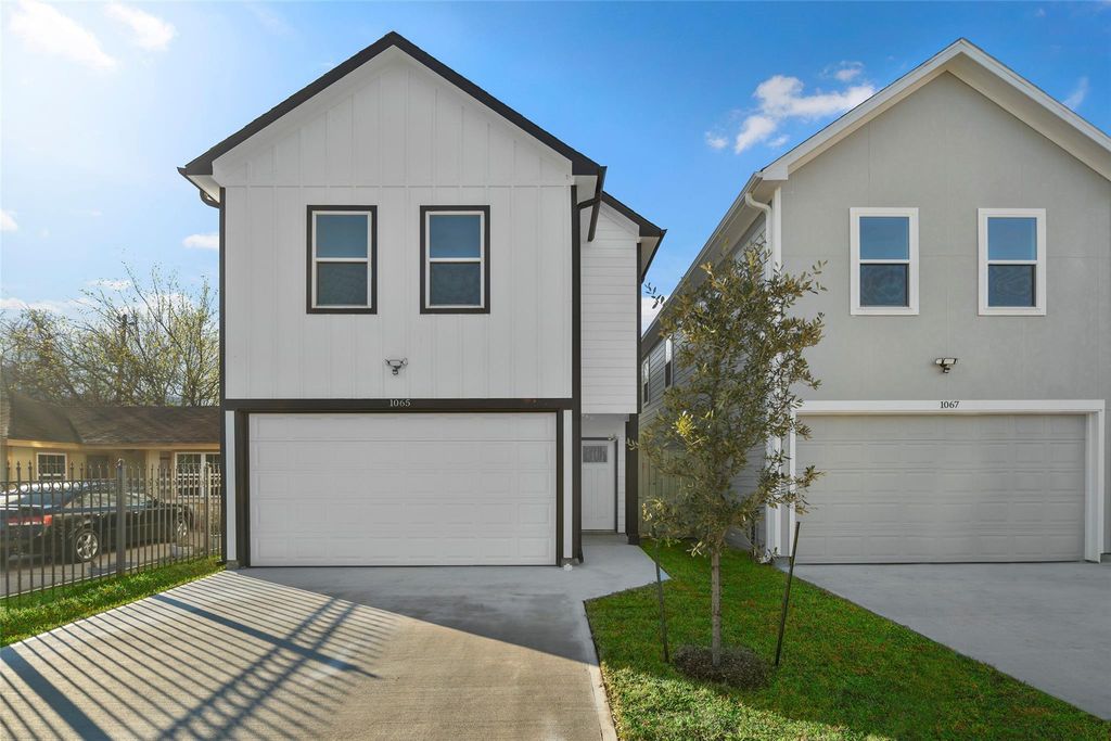 1065 Saint Clair Street, Houston, TX 77088