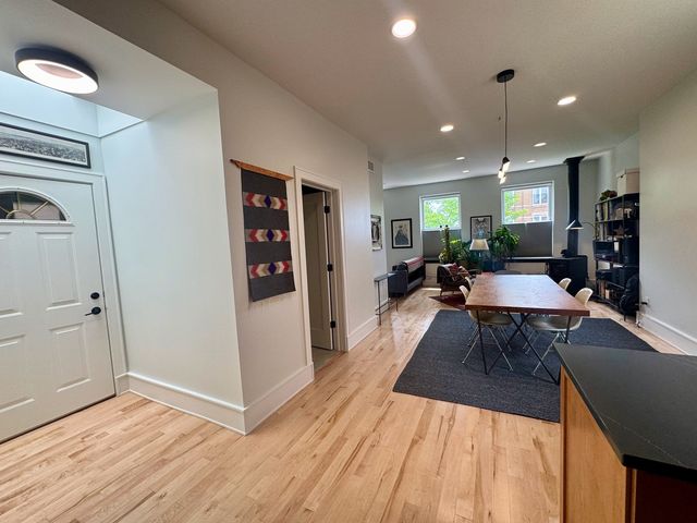 2746 W Chicago Avenue, Chicago, IL 60622