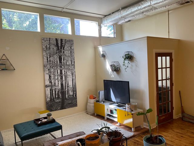 2746 W Chicago Avenue, Chicago, IL 60622