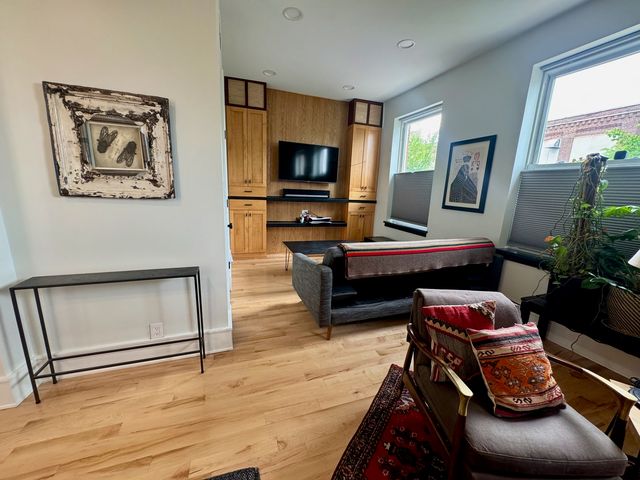 2746 W Chicago Avenue, Chicago, IL 60622