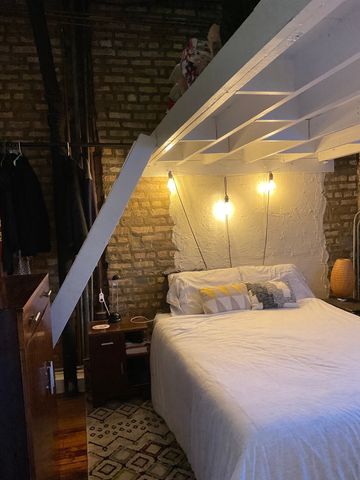 2746 W Chicago Avenue, Chicago, IL 60622