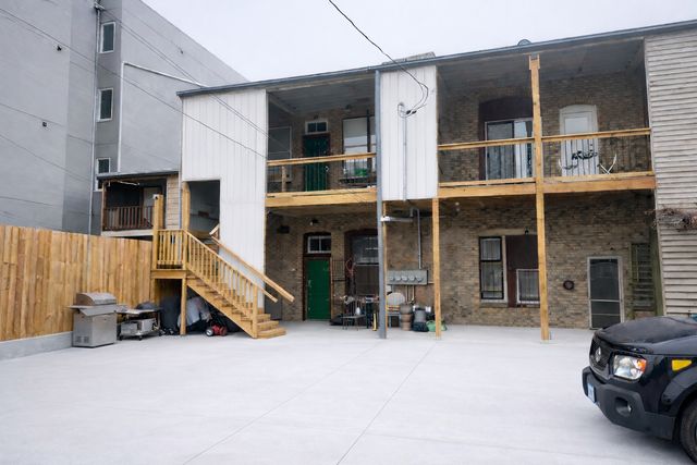 2746 W Chicago Avenue, Chicago, IL 60622