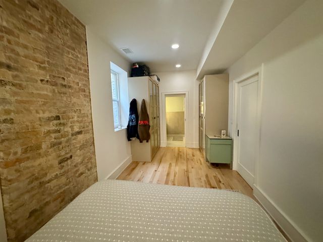 2746 W Chicago Avenue, Chicago, IL 60622