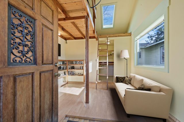 1545 NW 3rd Street, Bend, OR 97703