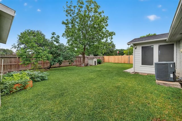 13907 Old Village Lane, Sugar Land, TX 77498
