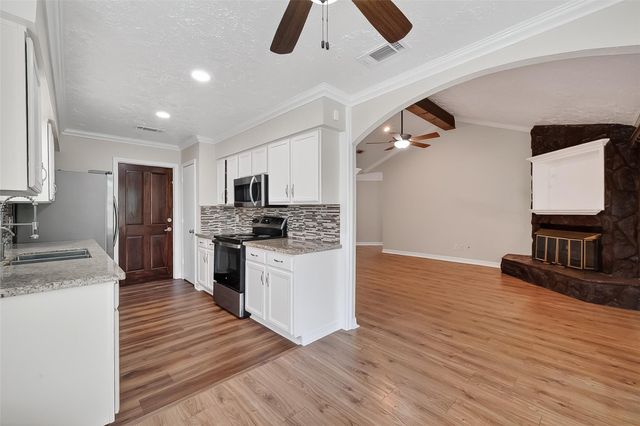 13907 Old Village Lane, Sugar Land, TX 77498