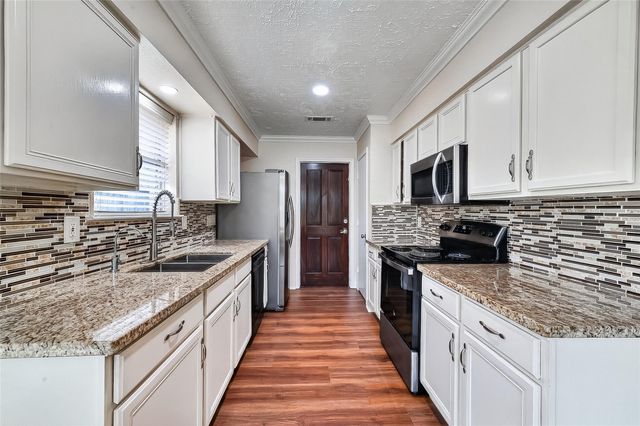 13907 Old Village Lane, Sugar Land, TX 77498