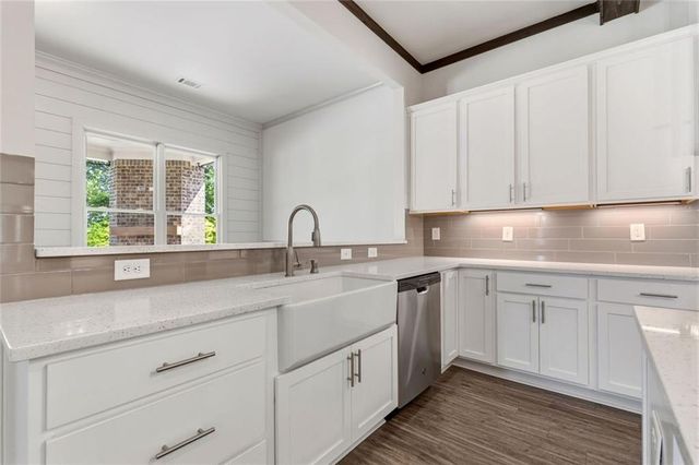 988 Woodtrace Lane, Auburn, GA 30011