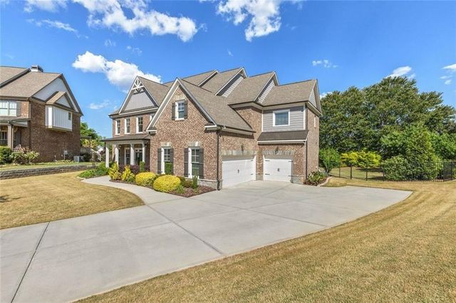 988 Woodtrace Lane, Auburn, GA 30011