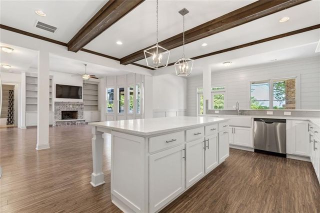 988 Woodtrace Lane, Auburn, GA 30011