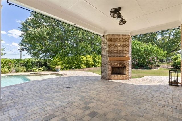 988 Woodtrace Lane, Auburn, GA 30011