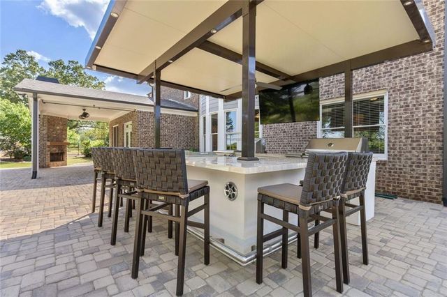 988 Woodtrace Lane, Auburn, GA 30011