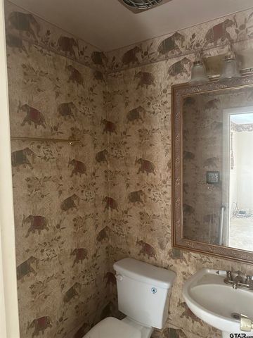 123 E 24th Street, Tyler, TX 75702