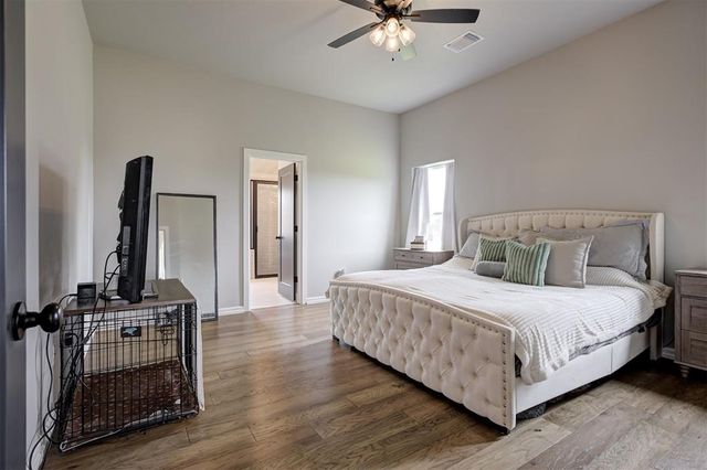13501 Hickory Way, Edmond, OK 73025