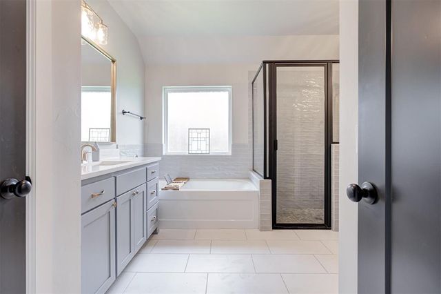 13501 Hickory Way, Edmond, OK 73025