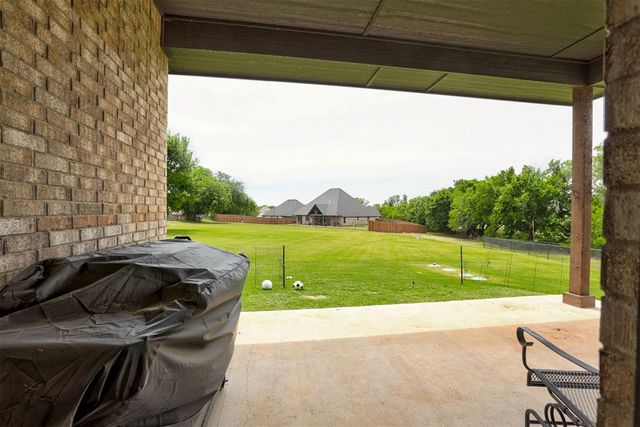 13501 Hickory Way, Edmond, OK 73025