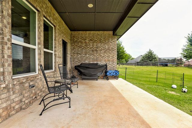 13501 Hickory Way, Edmond, OK 73025