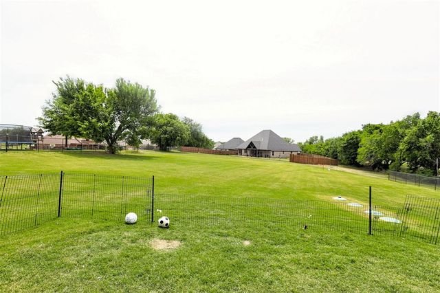 13501 Hickory Way, Edmond, OK 73025