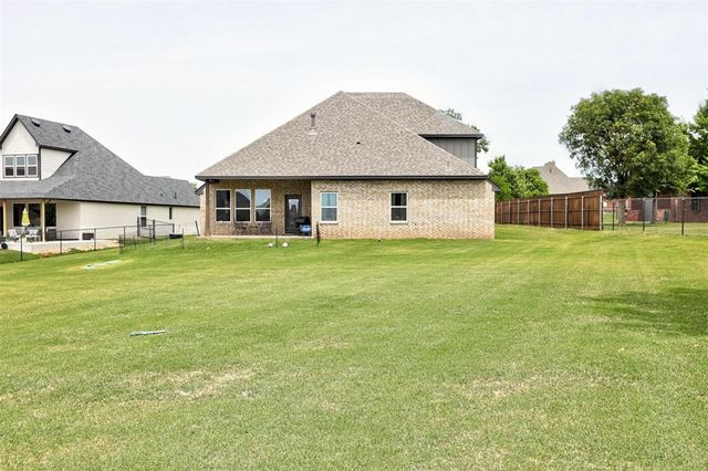 13501 Hickory Way, Edmond, OK 73025