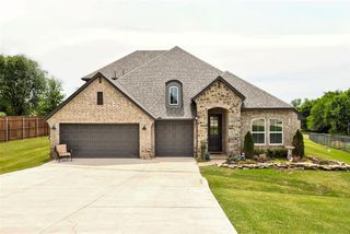 13501 Hickory Way, Edmond, OK 73025