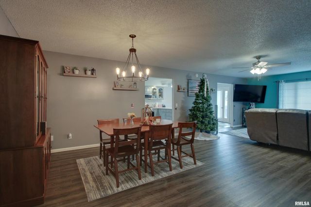 3012 BLUFF RIDGE Drive, Quincy, IL 62305