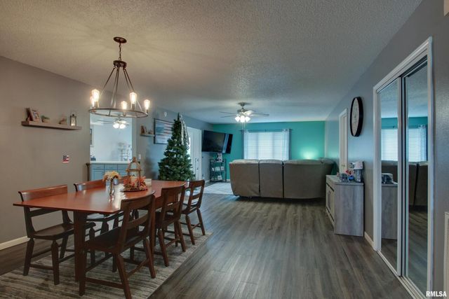 3012 BLUFF RIDGE Drive, Quincy, IL 62305