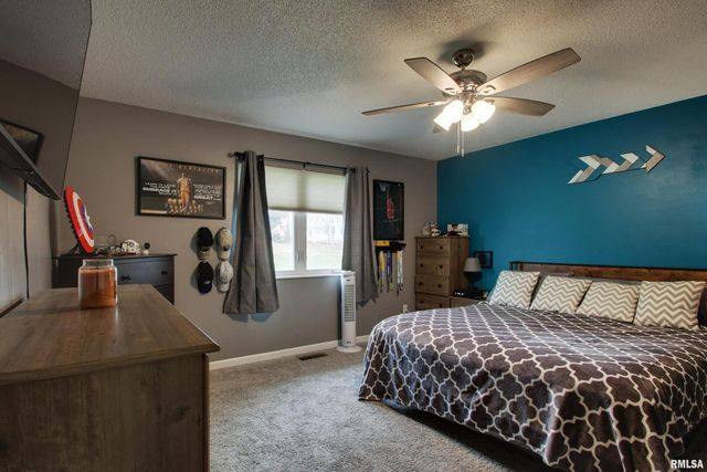 3012 BLUFF RIDGE Drive, Quincy, IL 62305