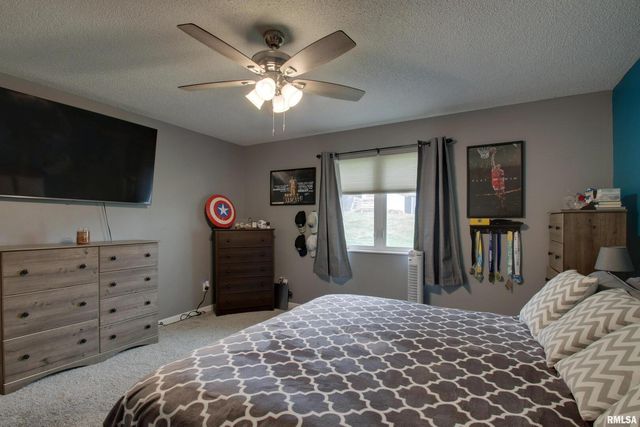 3012 BLUFF RIDGE Drive, Quincy, IL 62305