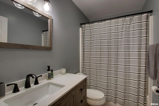 3012 BLUFF RIDGE Drive, Quincy, IL 62305