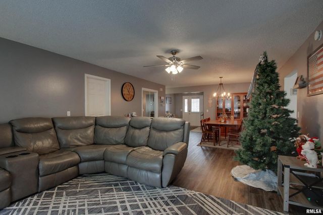 3012 BLUFF RIDGE Drive, Quincy, IL 62305