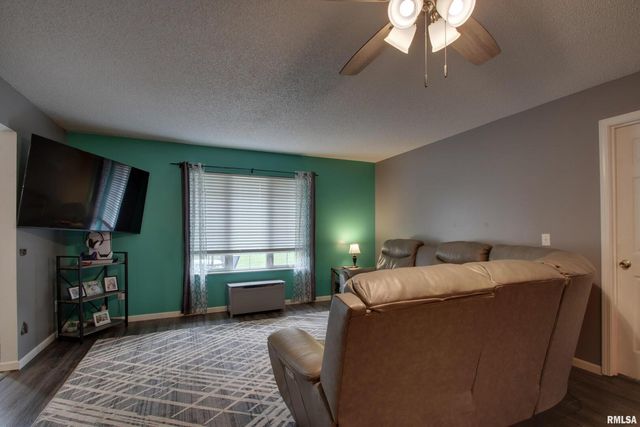 3012 BLUFF RIDGE Drive, Quincy, IL 62305