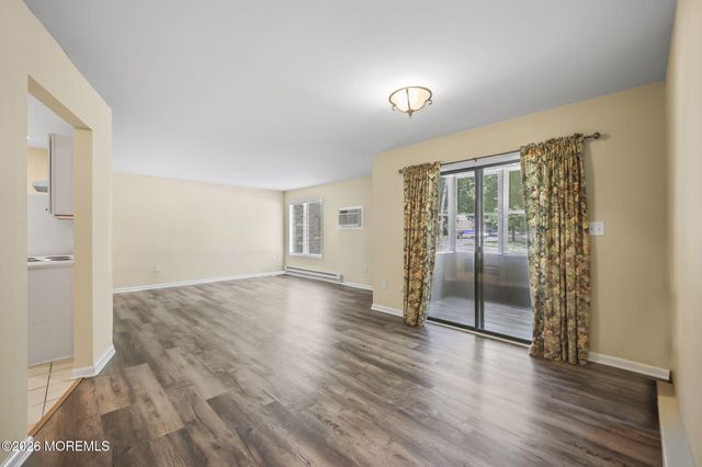 156 Cross Slope Court D, Manalapan, NJ 07726