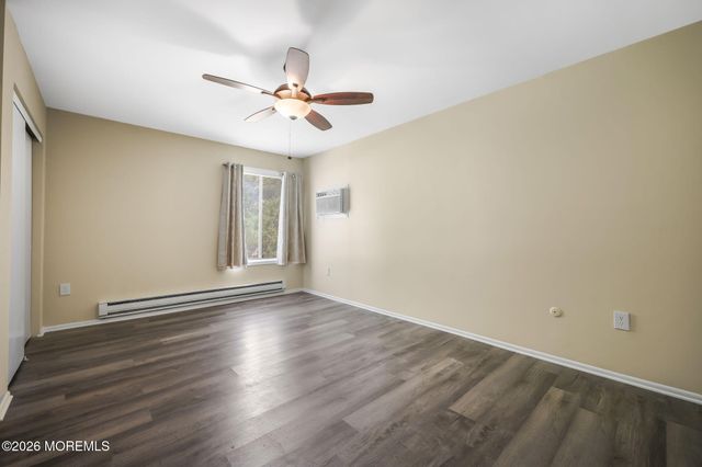 156 Cross Slope Court D, Manalapan, NJ 07726