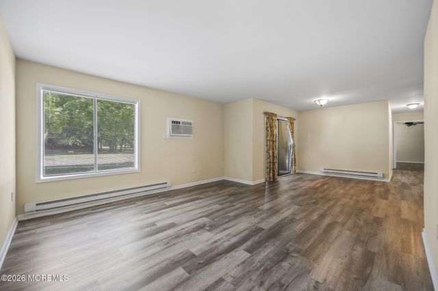 156 Cross Slope Court D, Manalapan, NJ 07726