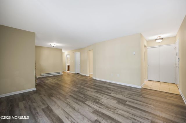 156 Cross Slope Court D, Manalapan, NJ 07726