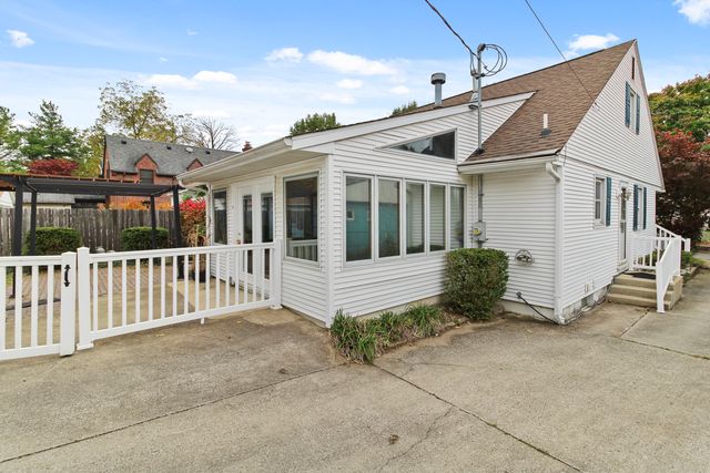 1208 W William Street, Champaign, IL 61821