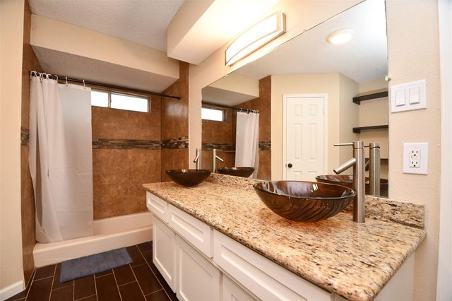 306 Priscilla Court, Houston, TX 77015