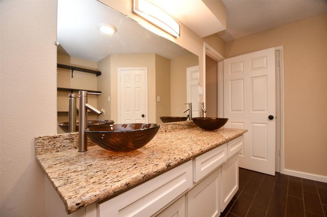 306 Priscilla Court, Houston, TX 77015