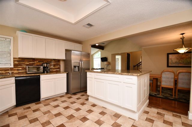 306 Priscilla Court, Houston, TX 77015
