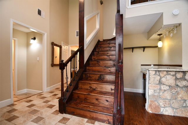 306 Priscilla Court, Houston, TX 77015